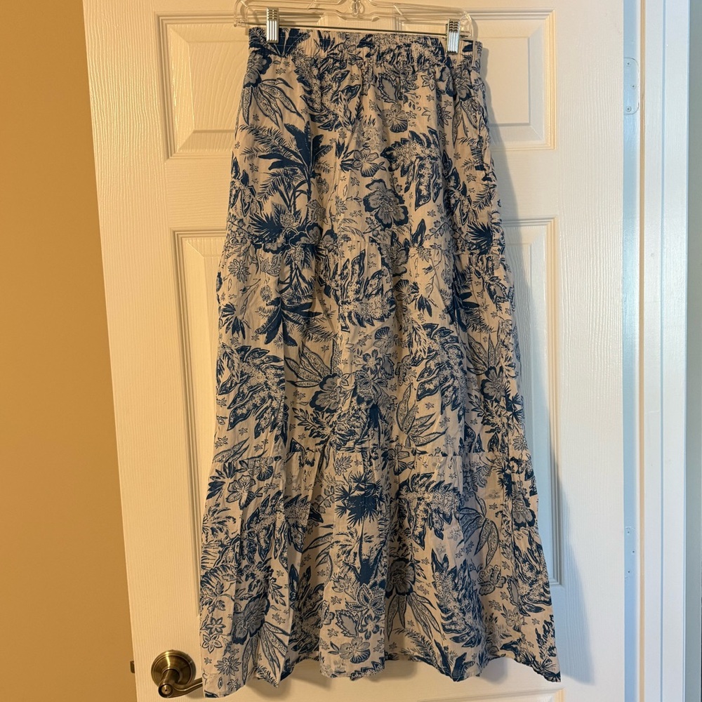 Elan tired cotton floral skirt size M